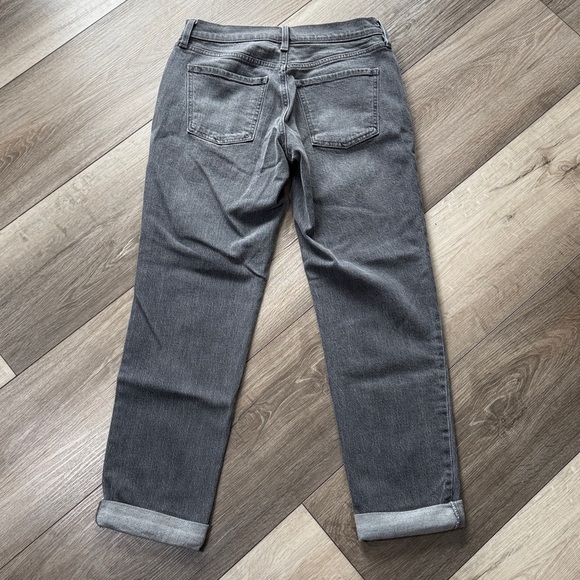 Old Navy Mid-Rise Wow Boyfriend Straight Jeans - Picture 6 of 13